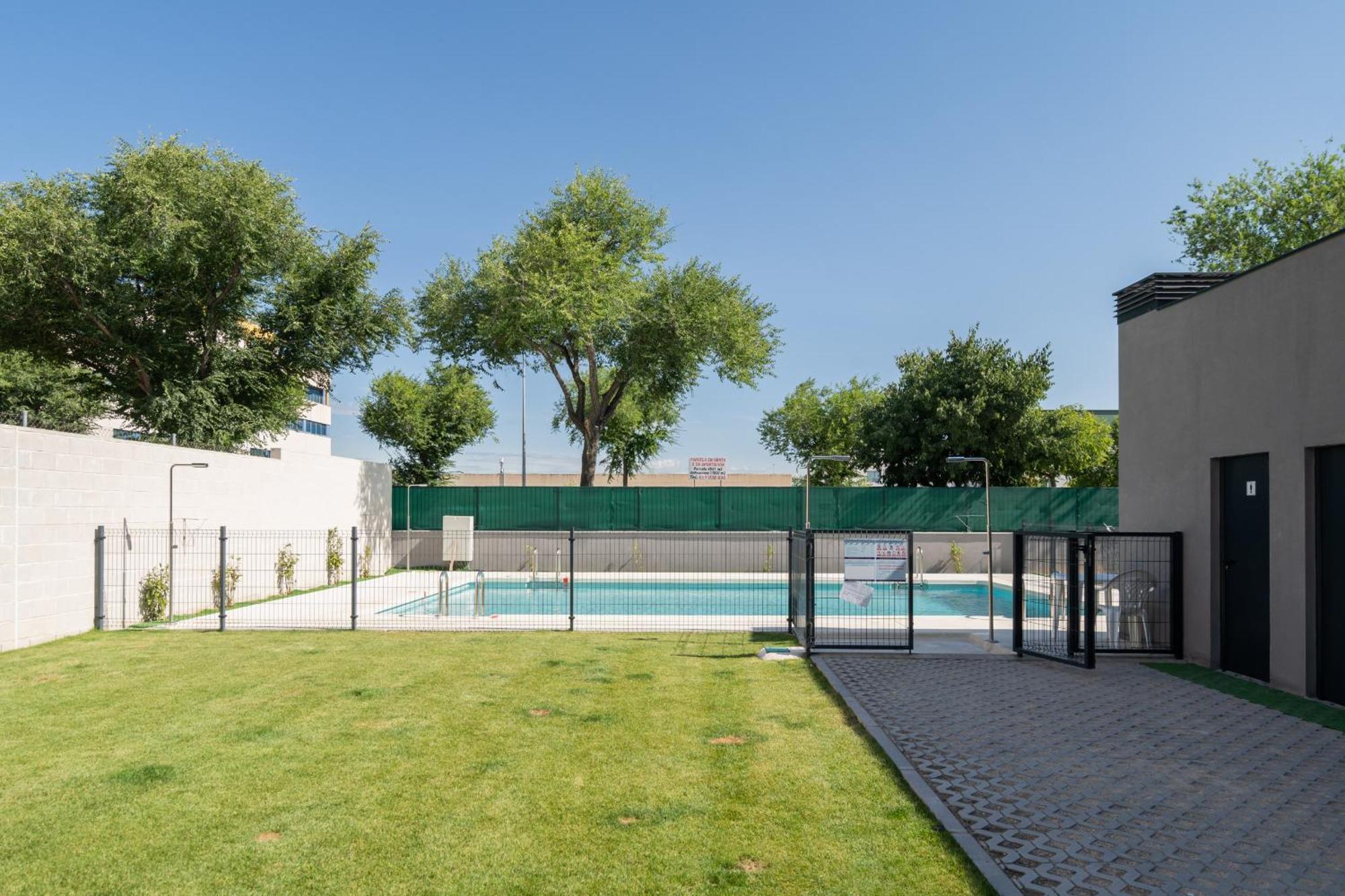 Loft Reformado Industrial Con Garaje Alquiler Temporal Leilighet Madrid Eksteriør bilde
