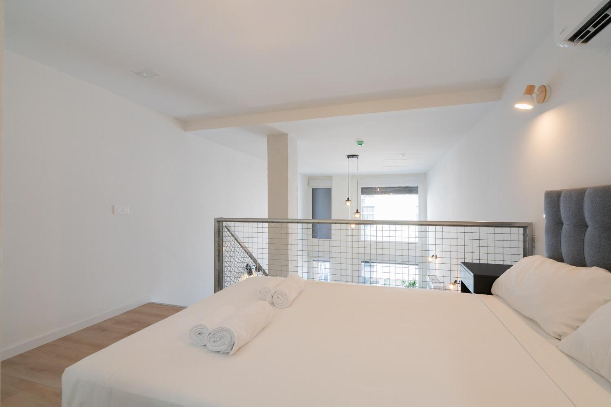 Loft Reformado Industrial Con Garaje Alquiler Temporal Leilighet Madrid Eksteriør bilde