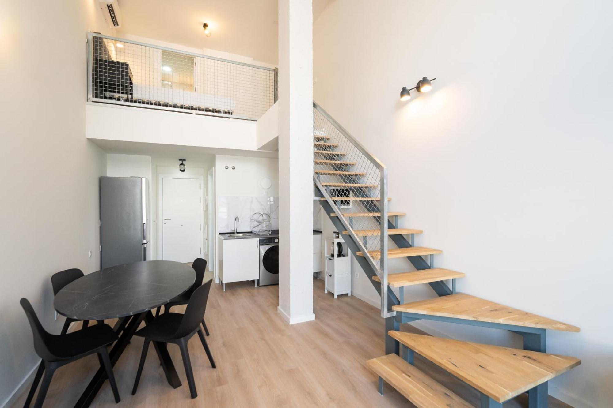 Loft Reformado Industrial Con Garaje Alquiler Temporal Leilighet Madrid Eksteriør bilde