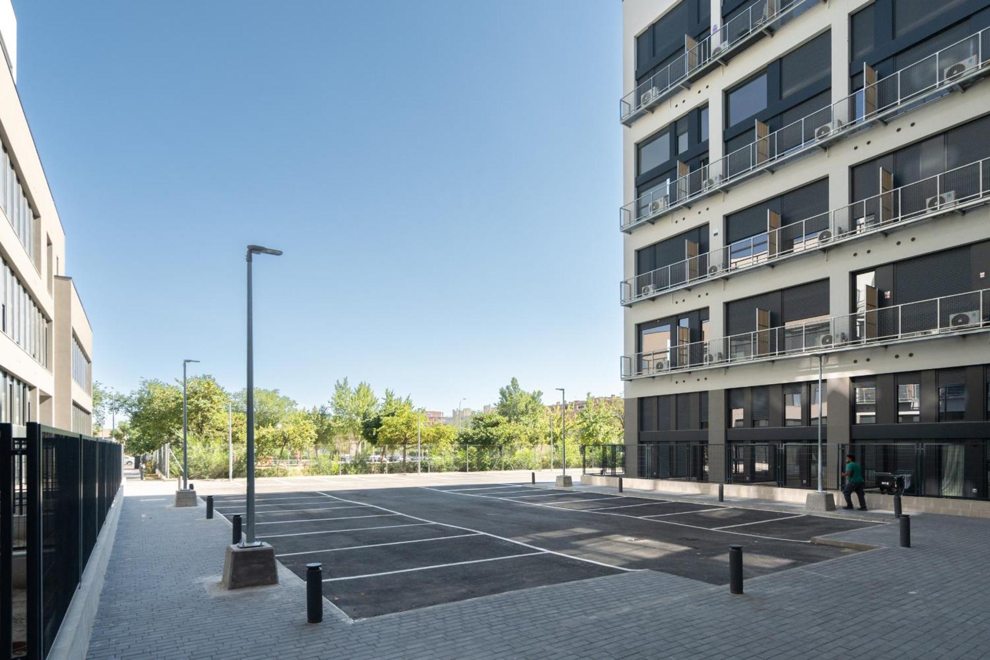 Loft Reformado Industrial Con Garaje Alquiler Temporal Leilighet Madrid Eksteriør bilde