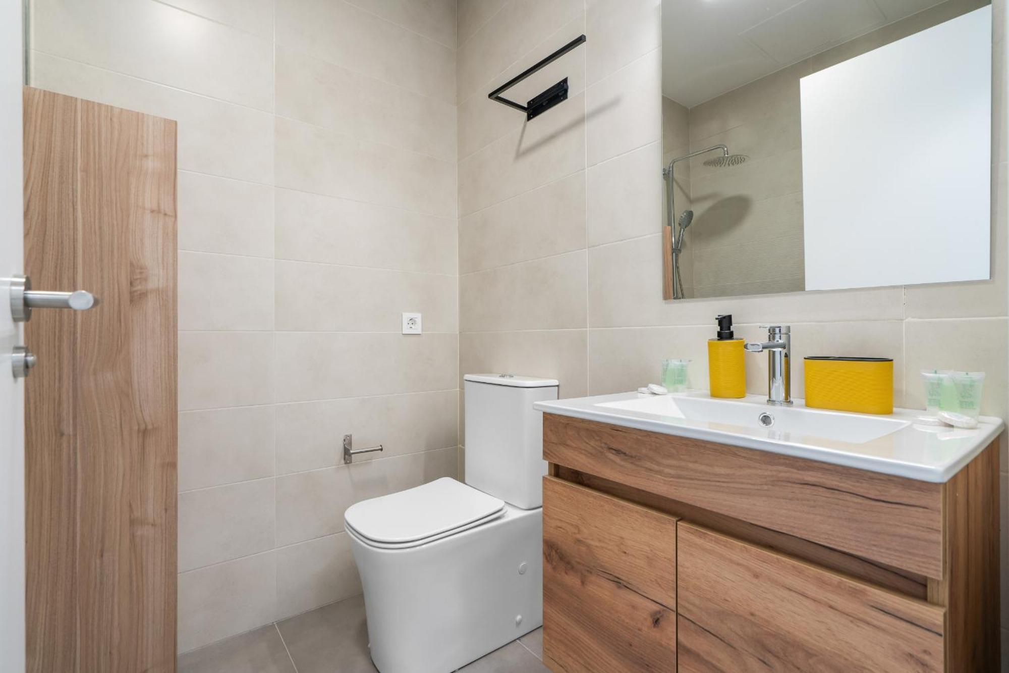 Loft Reformado Industrial Con Garaje Alquiler Temporal Leilighet Madrid Eksteriør bilde